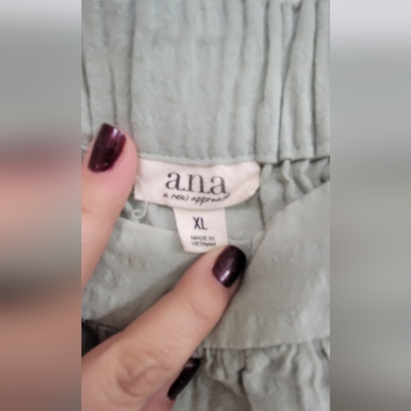 Green Tank Top - Picture 3 of 3